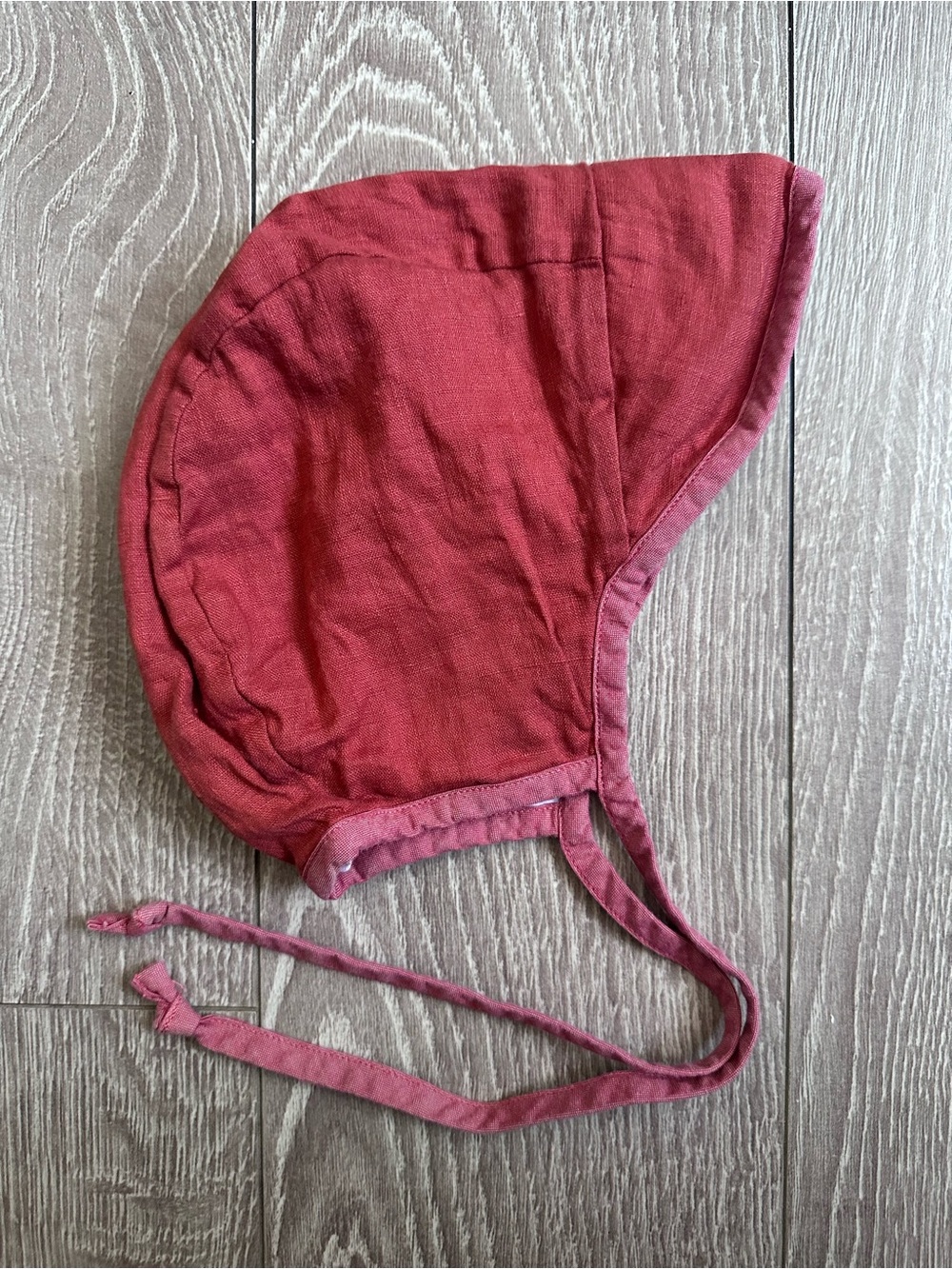 Children's Brimmed Bonnet with Tie Closure